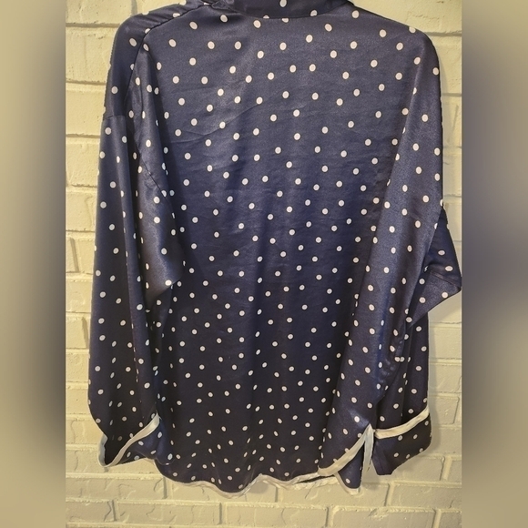 Victoria Secret Pajama Top - Picture 4 of 8